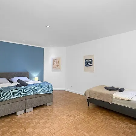 Signature Suite, In List, 3 & Kitchen Apartman