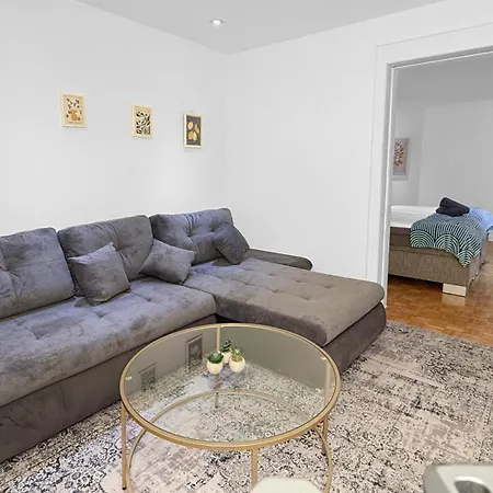 Signature Studio Apartment, Central In List, 1 Room With Kitchen