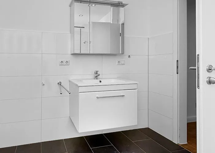 Signature Suite, In List, 3 & Kitchen Apartment Hannover