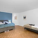 Signature Suite, In List, 3 & Kitchen شقة